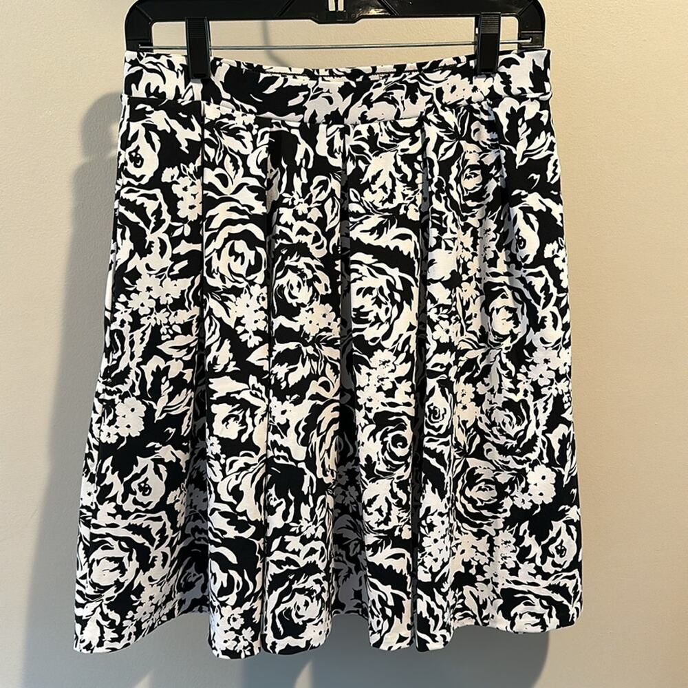 Adrienne Vittadini Medium‎ Pull-on Activewear Skirt